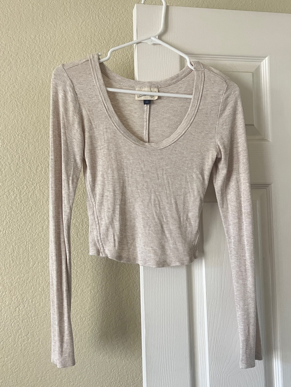 Universal Thread Light Beige Ribbed Scoop Neck Long Sleeve Crop Top
